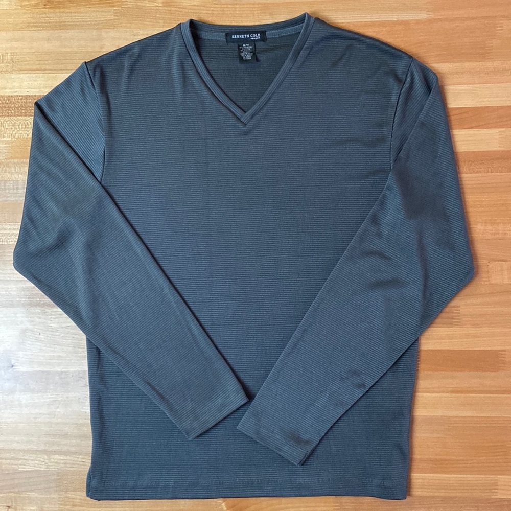 Kenneth Cole New York. Size medium men’s V neck shirt. Medium